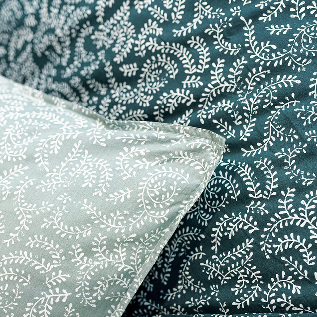 Lenjerie de pat din bumbac reversibila, 220 x 240 cm, model floral