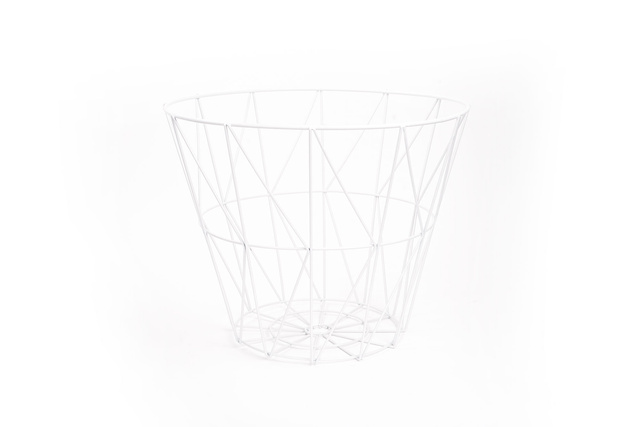 Masuta de cafea in stil modern, blat din lemn cu abajur din sarma, masa universala si moderna