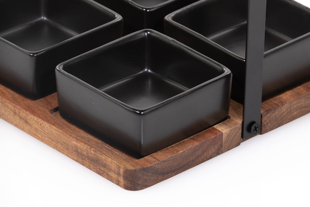 Set boluri pe tavă de lemn, 4 bucati