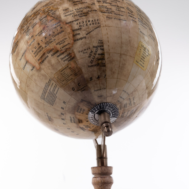 Glob de birou, lemn, bej, 38 cm