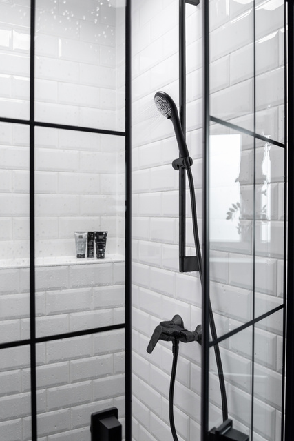 Cap de dus cu economie de apa, Ø 11 cm, negru, WENKO