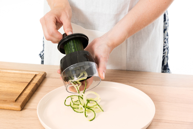 Ascuțitor manual pentru tăietor de legume