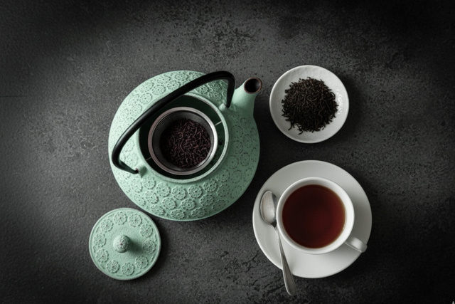 Ceainic din fontă cu infuzor KUMO, 1000 ml, verde deschis cu cupru