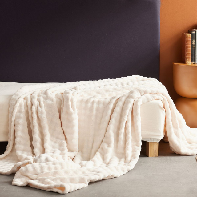 Pătură cu model în relief, 130 x 180 cm, MOELI