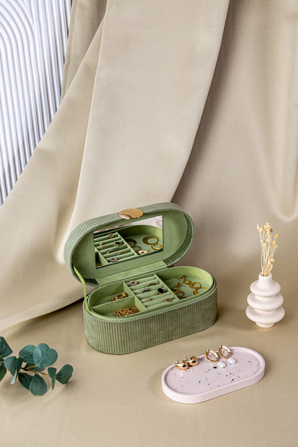 Cutie de bijuterii Enya, catifea, 13 x 10 x 25,5 cm