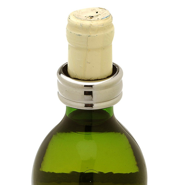 Un set de accesorii pentru vin - 5 elemente