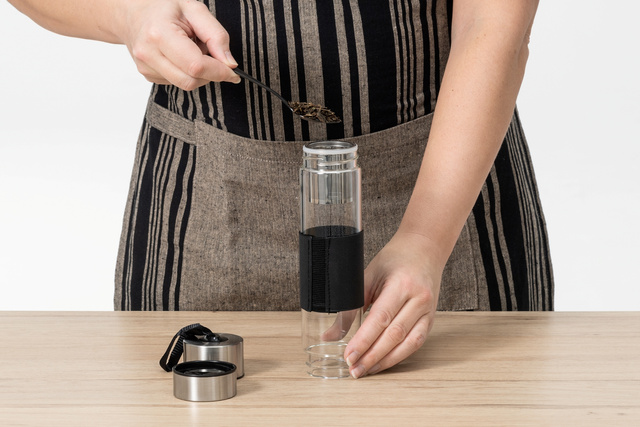 Flacon cu infuzor de ceai, 400 ml