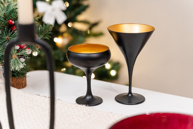 Pahar Martini, interior auriu