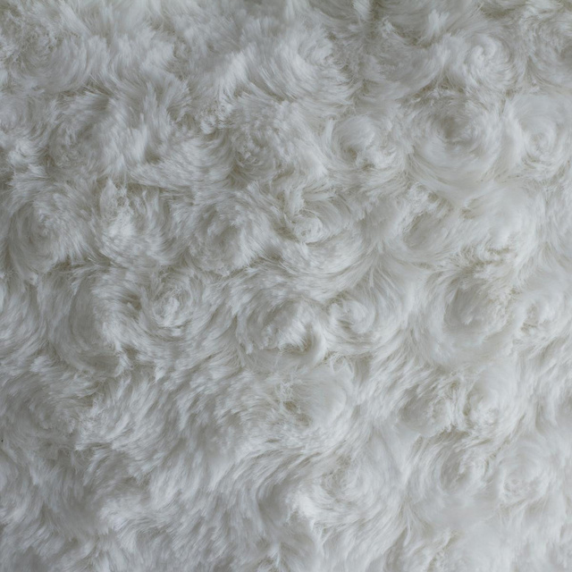 Perna decorativa cu blana artificiala INIMA