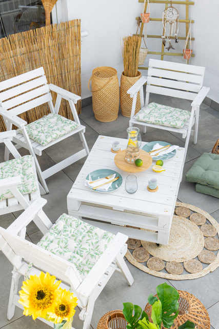 Set vesela din portelan, pentru 6 persoane, motiv frunze, 18 bucati