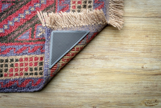 Set 4 suporturi antialunecare pentru covor