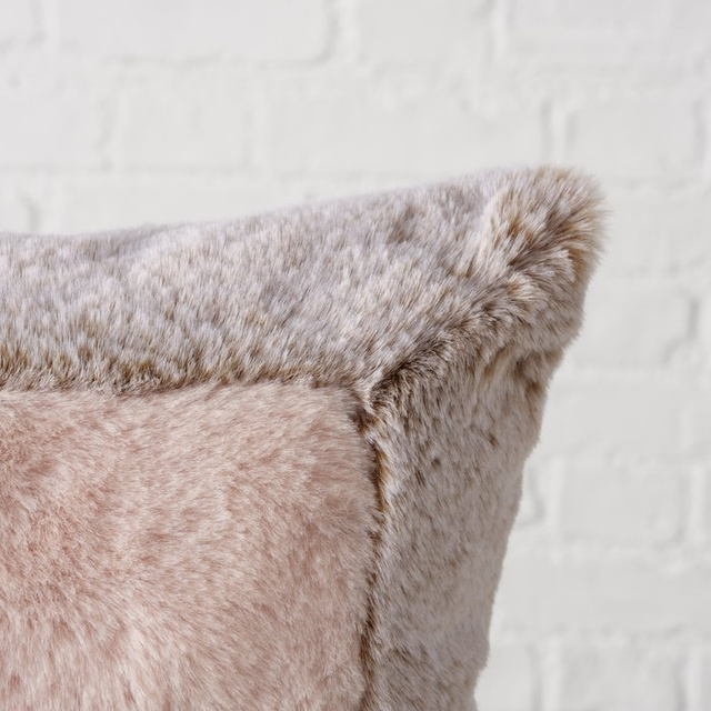 Perna cu motiv de pluș LEON, 35 x 35 cm