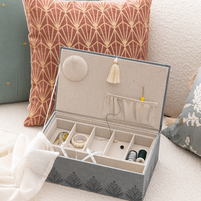 Cutie pentru accesorii de cusut WILD ROMANCE, 30 x 18,5 x 10 cm