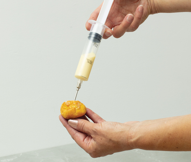 Seringa pentru gogoși, prăjituri și carne, 20 cm