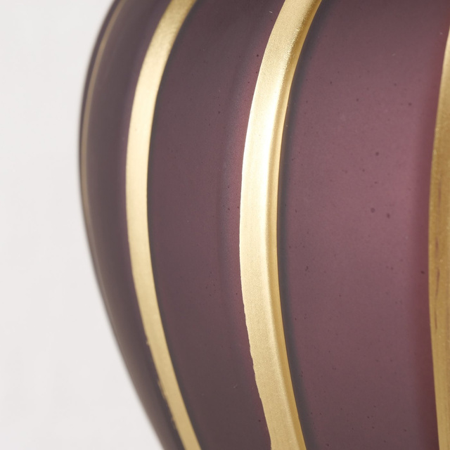 Vază de sticlă
Keana, linii aurii
pe sticlă visiniu