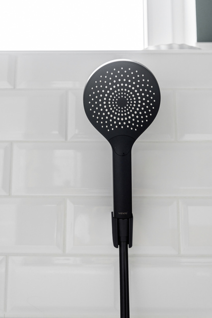 Dus de mana cu economie de apa, Ø 9,5 cm, negru, plastic, WENKO