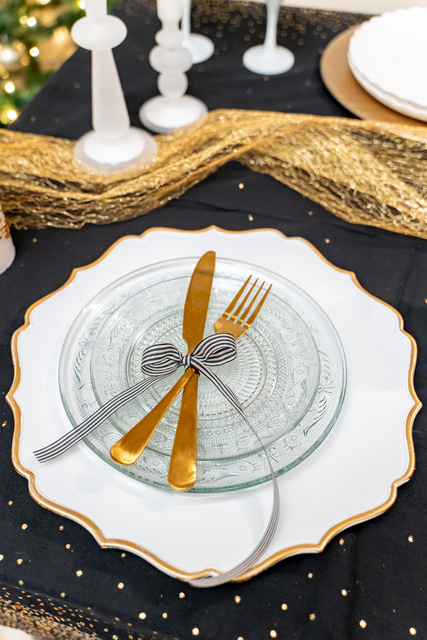 Serviciu mas pentru 6 persoane, model de cristal, 18 elemente