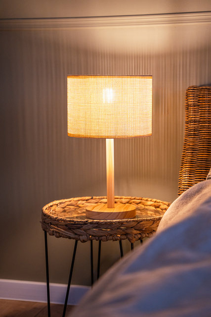Lampa de masa DELLA, baza din lemn, 42 cm