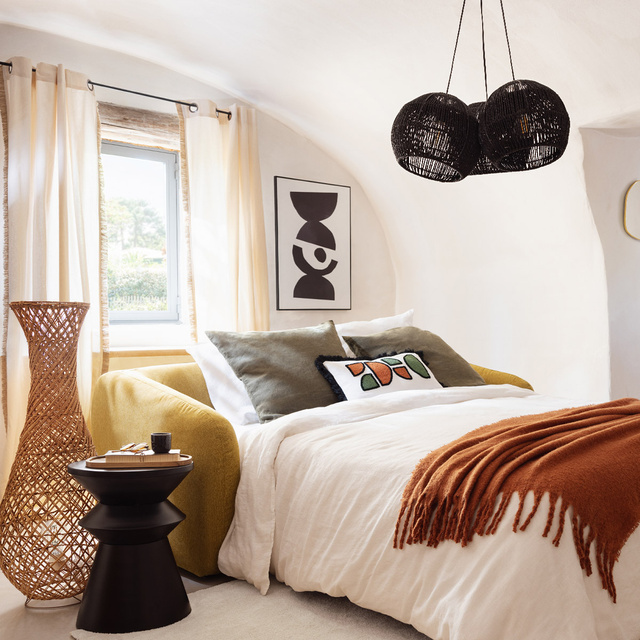 Masuta de cafea TOTEM, neagra