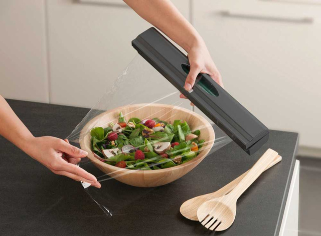 Tăietor de folie alimentară cu lamă din oțel inoxidabil, din plastic - WENKO, antracit.