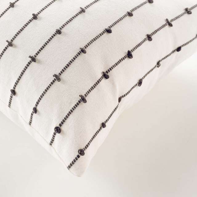 Perna decorativa LINECHIC, bumbac reciclat, 45 x 45 cm