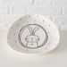 Farfurie cu forma neregulata Hoppy, model cu iepuras, 20 x 16 cm.