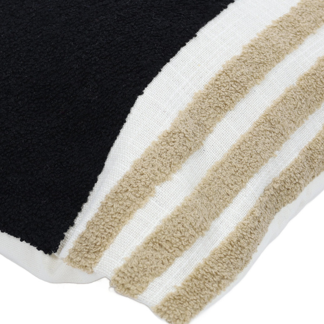 Perna decorativa cu model geometric, 45 x 45 cm