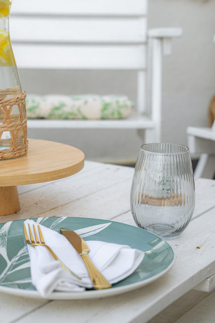 Set vesela din portelan, pentru 6 persoane, motiv frunze, 18 bucati