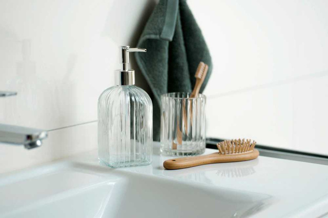 Dispenser sapun lichid VETRO, Transparent, Wenko