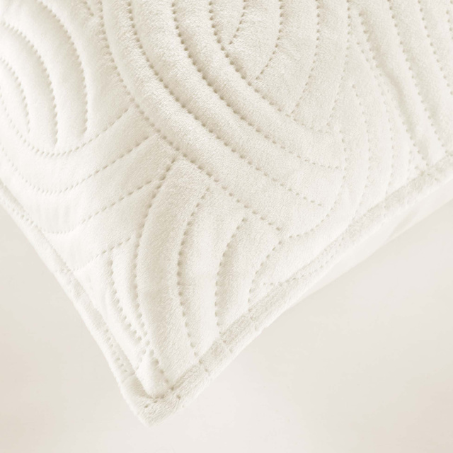 Fata de perna decorativa pentru living SOLANGE, model in relief