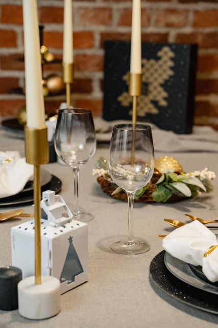 Sfeșnic cu bază de marmură, 27 cm