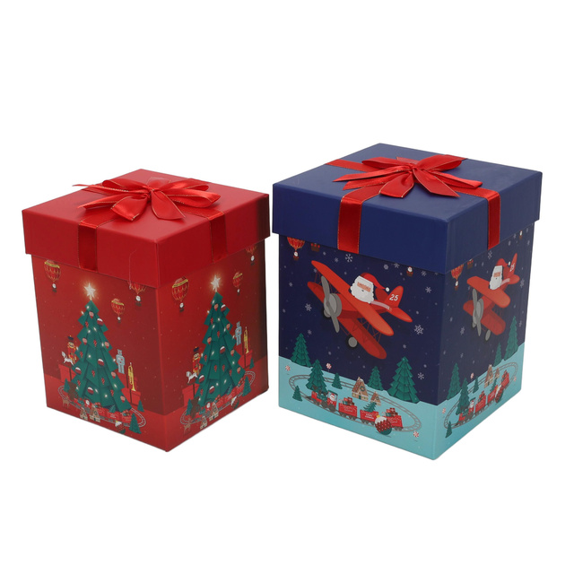 Două cutii pentru cadouri cu motivul lui Moș Crăciun, 26 și 23 cm