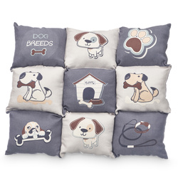 Pat pentru caini, cu fund antiderapant, 55 x 45 cm