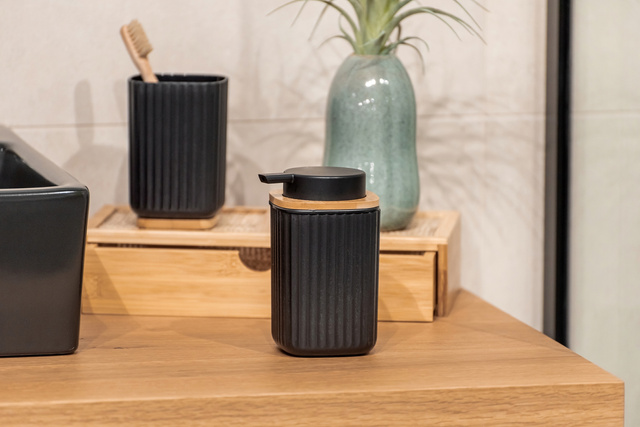 Dispenser pentru sapun lichid ROTELLO, WENKO