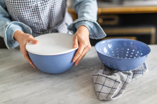 Storcător 2 l. PALSBY M, KOZIOL, albastru organic