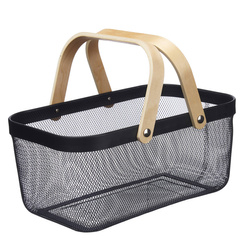 Coș din plasă neagră cu mâner din lemn