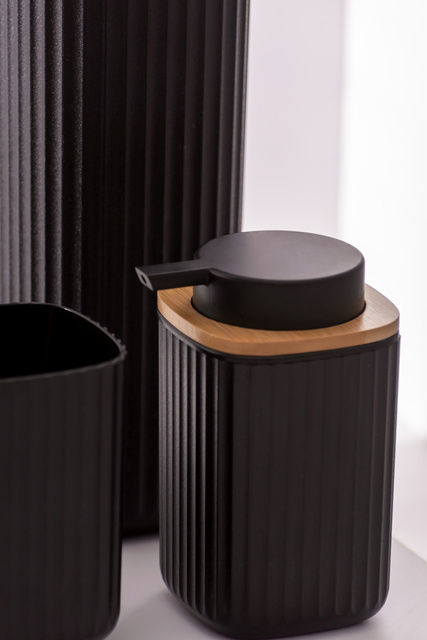 Dispenser pentru sapun lichid ROTELLO, WENKO