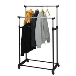 Culoar dublu pentru haine - dulap pe roți