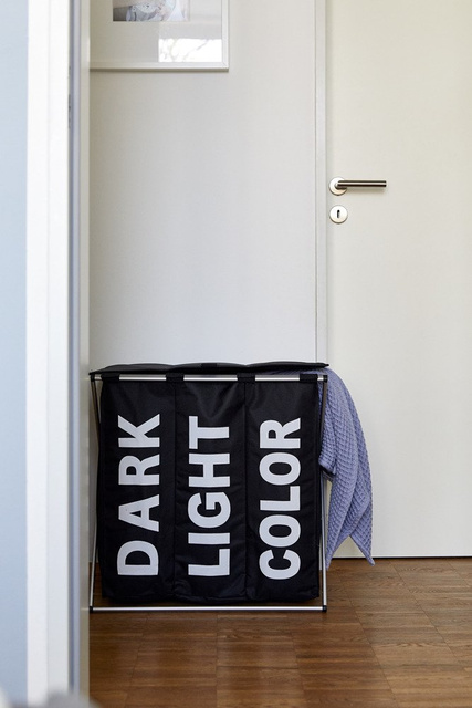 Coș mare de rufe blocabil TRIO TOP BLACK 118 l, 3 compartimente pentru haine murdare, WENKO