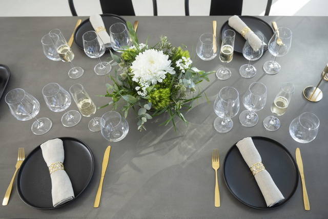 Set tacâmuri din aur, pentru 4 persoane