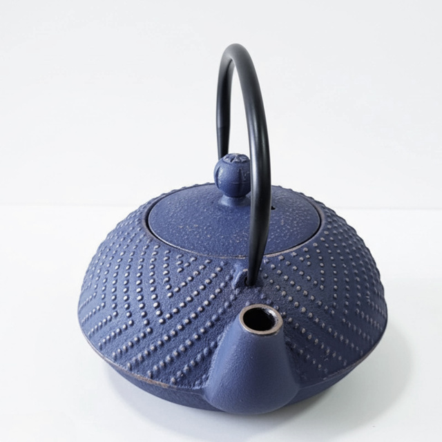 Ceainic din fontă cu infuzor KAMIN, 900 ml, bleumarin