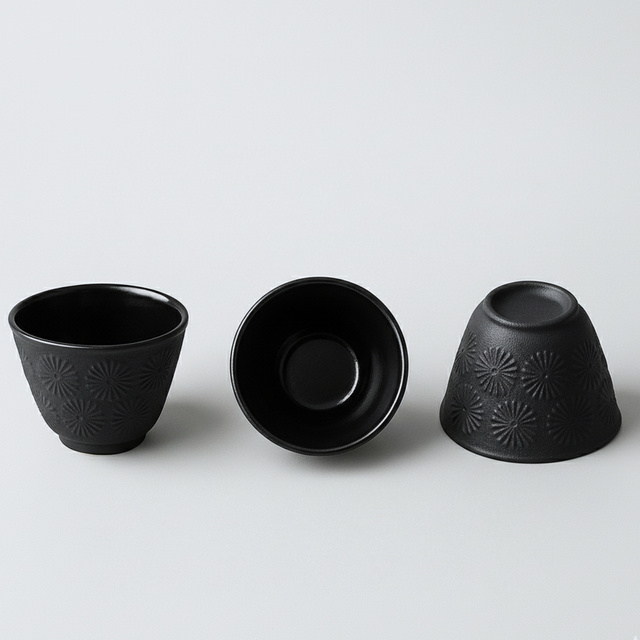 Căldare din fontă cu cești și suport KOGA, 1200 ml, negru