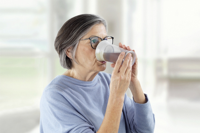 Cana etanșă pentru seniori, 250 ml