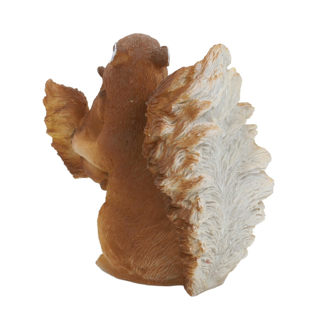 Figurină de grădină a unei veverițe