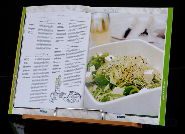 Suport pentru cartea de bucate din bambus