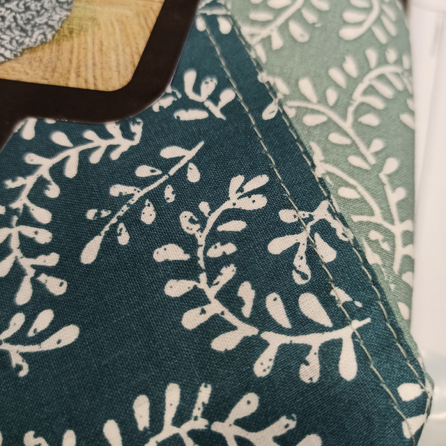 Lenjerie de pat din bumbac reversibila, 220 x 240 cm, model floral