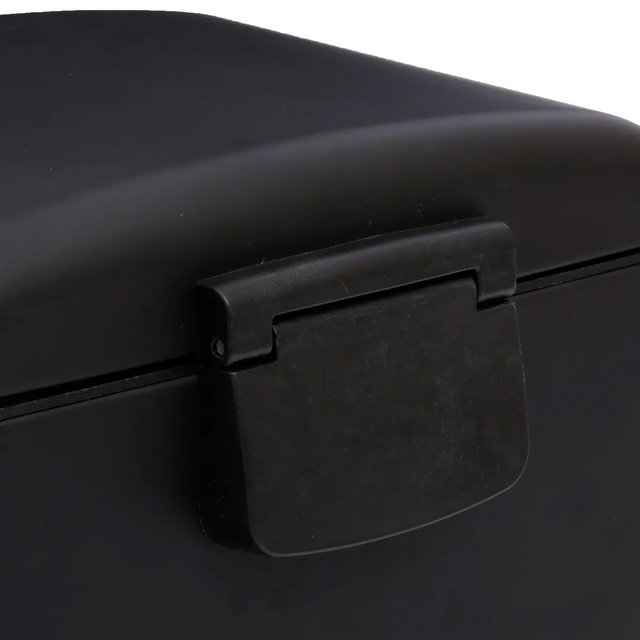 Coș de gunoi cu pedala pentru deschiderea capacului