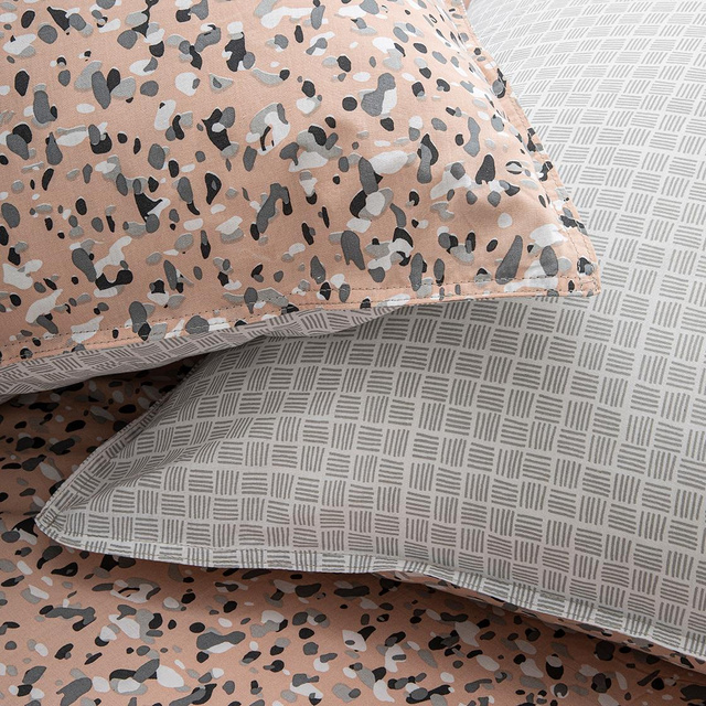 Lenjerie de pat din bumbac Marble, reversibila, 220 x 240 cm