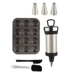 Forma de copt pentru briose cu accesorii pentru decorare