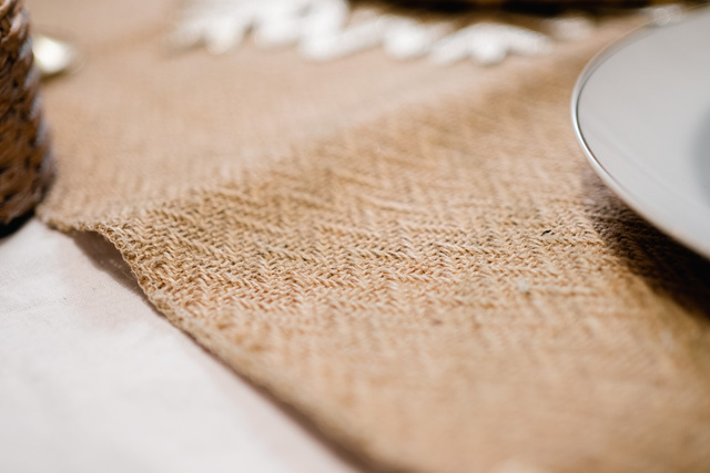 Traversa de masă din iută MODALIE, 35 x 140 cm